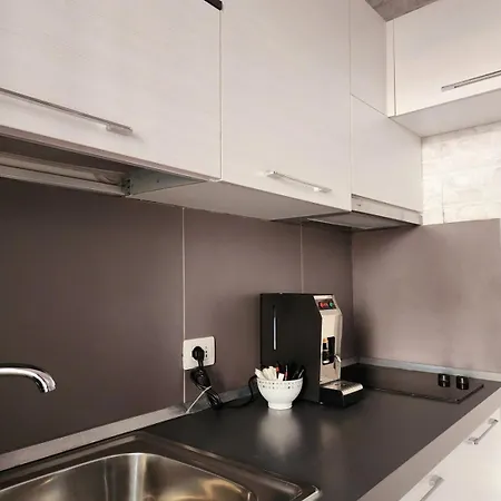 Skanderbeg Deluxe Flat W 24h Check In Lägenhet